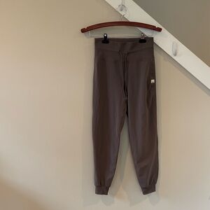 Vuori Daily Joggers
